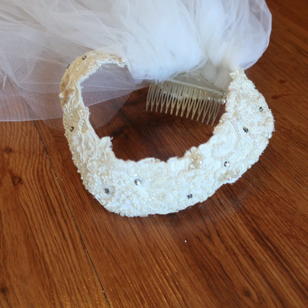 MARY'S BRIDAL VEIL LACE TULLE COMB HEAD PIECE *